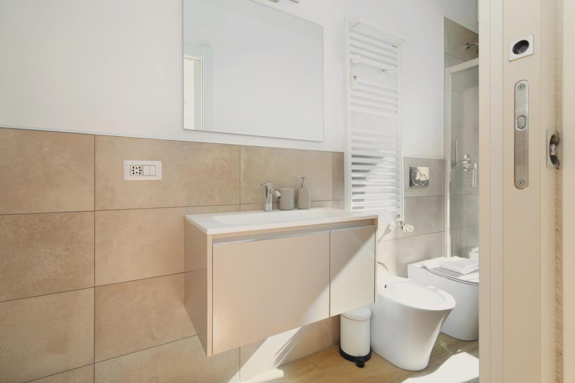 Just Urban Stays - Bright And Functional Apartment - Corso Genova Милан Экстерьер фото
